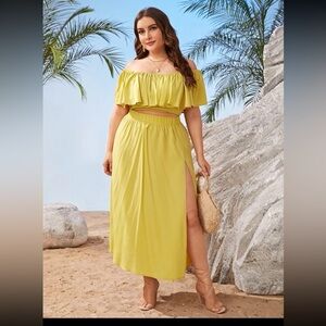 Pretty yellow 2 piece set. Perfect for vacation. Plus size